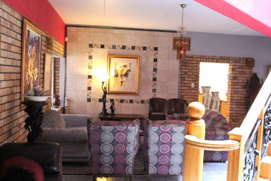 6 Bedroom Property for Sale in Van Der Hoff Park North West